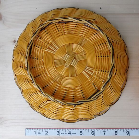 Round Plastic Woven Yellow Basket Boho Wall Decoration Fruit Vintage Kitchen - Picture 2 of 2